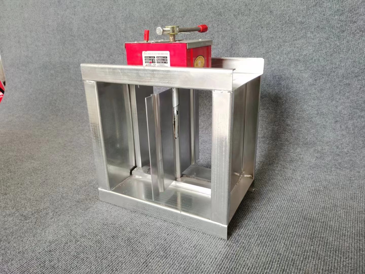 防火排烟阀的安装与�l�护:如何廉���其��用寿�? onmousewheel=